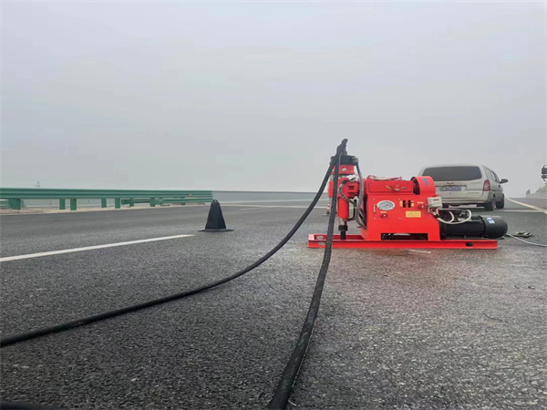 多宝镇马路路基路面开裂下沉注浆加固灌浆